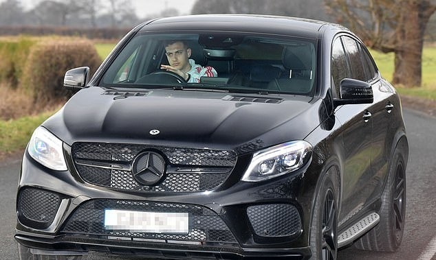 TRỰC TIẾP Hà Nội vs TP.HCM: Đình Trọng, Quang Hải đá chính - Bóng Đá