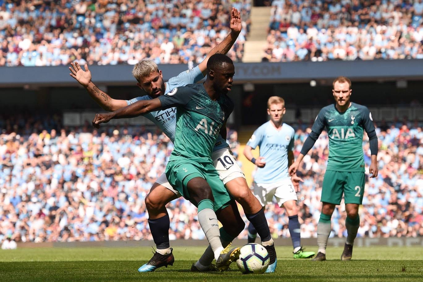 Pictures: Manchester United players arrive at Carrington after Tranmere win - Bóng Đá