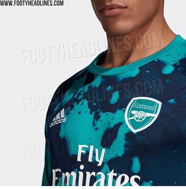 CĐV chỉ trích dữ dội sau mẫu áo đấu thảm họa của Pháo thủ ở mùa sau - Bóng Đá