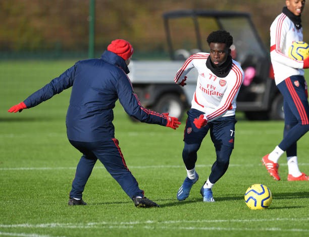 Đón 'đối tác' ăn ý trở lại, Lacazette phấn khích nhất đội - Bóng Đá