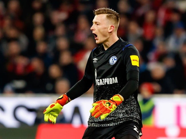 Thủ môn Schalke mắc sai lầm giúp Bayern thắng giòn giã - Bóng Đá