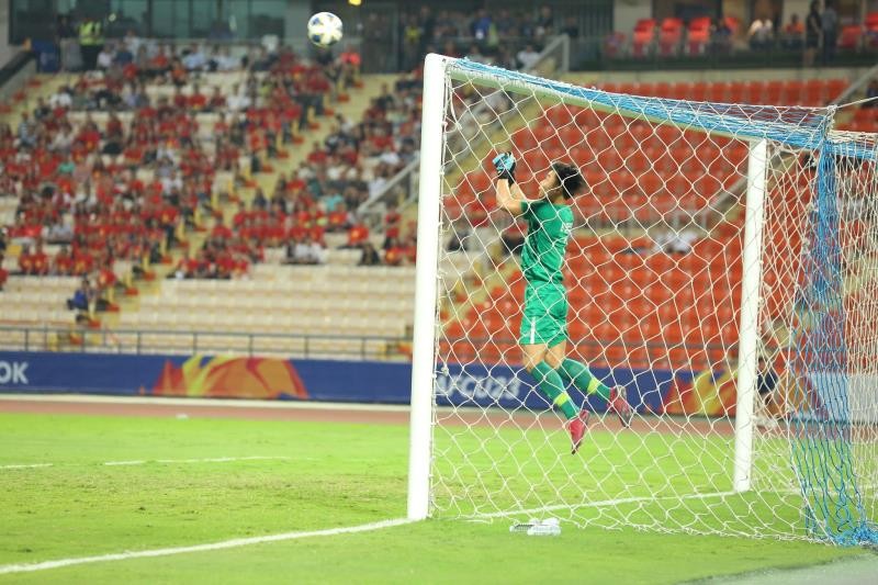 HLV Park Hang-seo nói gì về sai lầm chết người của Bùi Tiến Dũng? - Bóng Đá