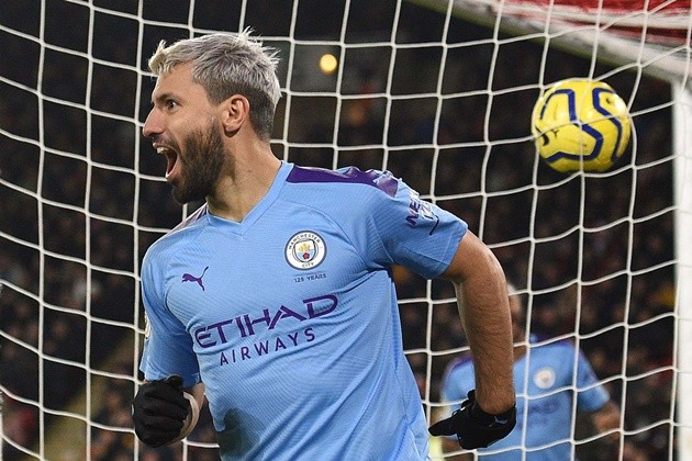  John Stones arrives at City training in new £265k Rolls Royce… but struggles to get in as security don’t recognise car - Bóng Đá