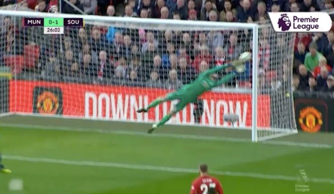 'De Gea đáng lý phải cản được cú sút đó' - Bóng Đá