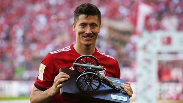 Real bỏ qua Jovic chọn Lewandowski - Bóng Đá