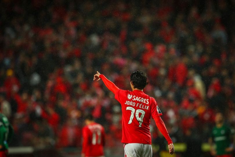 Mục tiêu trăm triệu của Man Utd được khen giống Kaka - Bóng Đá