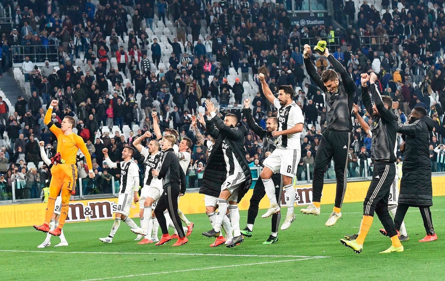 Chỉ thêm 1 điểm, Ronado và đồng đội sẽ có 2 kỷ lục - Bóng Đá