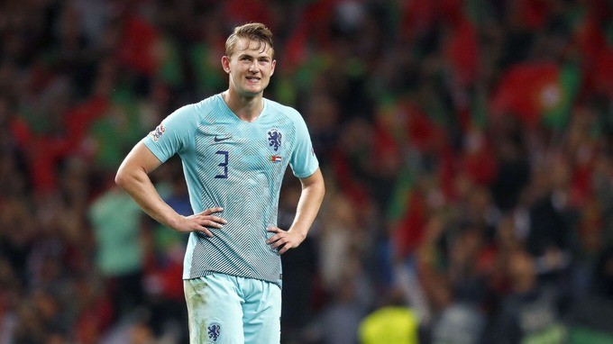 Chiêu mộ De Ligt, Man Utd đang 
