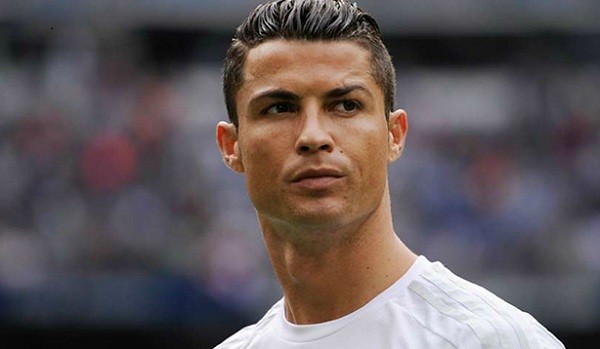 Ronaldo bảnh bao ra mắt viện cấy tóc - Bóng Đá