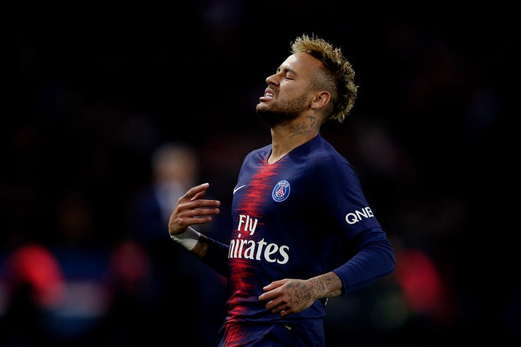 Mặc PSG triệu tập, Neymar vẫn vui vẻ đi quẩy - Bóng Đá