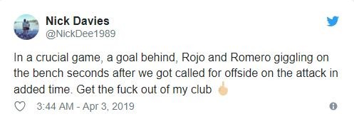 Thua Wolves, fan Quỷ đỏ đòi bán 2 cái tên cười tươi trên ghế dự bị - Bóng Đá