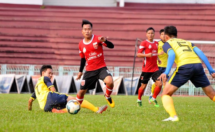 Thi đấu thất vọng, Ronaldo tìm đến người không ngờ để phàn nàn - Bóng Đá