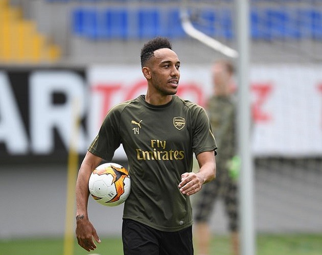 Với phản ứng này, tương lai của Ozil mờ mịt hơn bao giờ hết - Bóng Đá