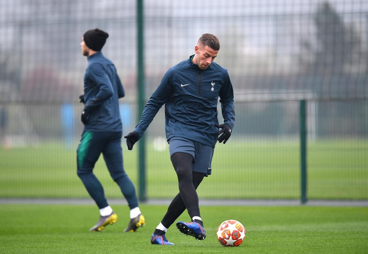 Fan Arsenal khen Ozil - Bóng Đá