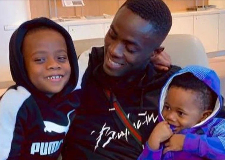  Man Utd share pics of stars including Fred and Martial on Fathers’ Day - Bóng Đá