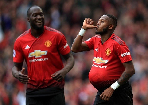 Fred mừng đầy tháng con trai - Bóng Đá