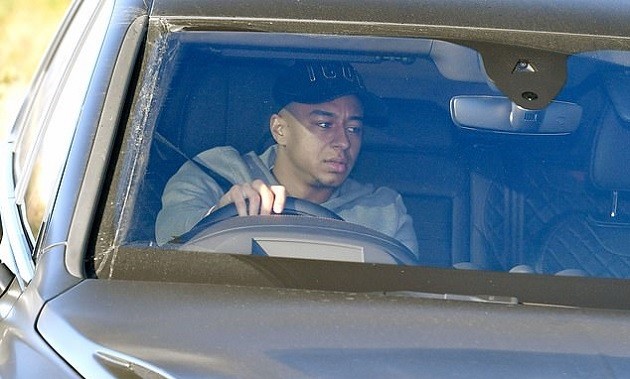 Gạt qua nỗi đau chấn thương, Lingard tìm thú vui tiêu khiển bên bạn bè - Bóng Đá