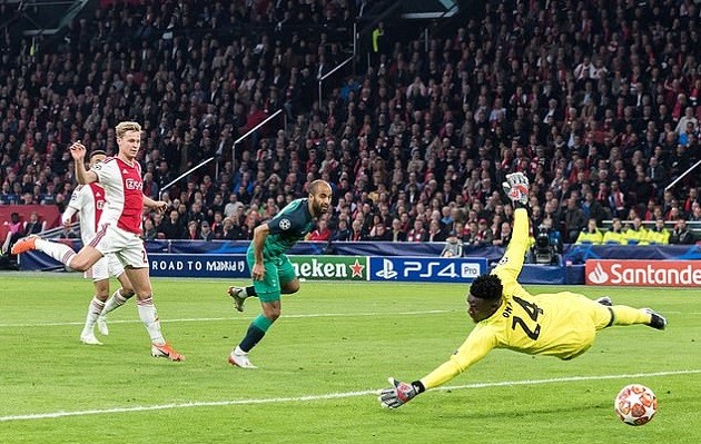 Sau chiến tích vĩ đại, Pochettino rơi nước mắt, học trò quẩy xuyên đêm - Bóng Đá