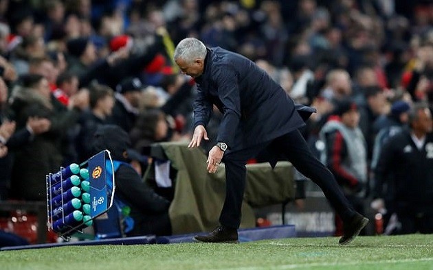 Hội chứng thích sân khách sẽ giúp Man Utd tạo nên điều kì diệu ở Nou Camp? - Bóng Đá