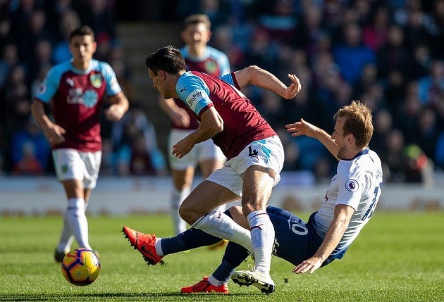 Sau vòng 27 Premier League: Man Utd níu chân Liverpool, Arsenal đe dọa Tottenham - Bóng Đá