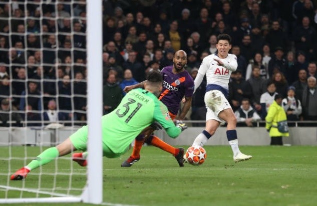 Fan City đòi sút Otamendi - Bóng Đá