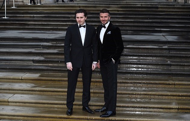 Beckham ở tuổi 43 khi đứng cạnh thái tử William vẫn không hề lép vế - Bóng Đá