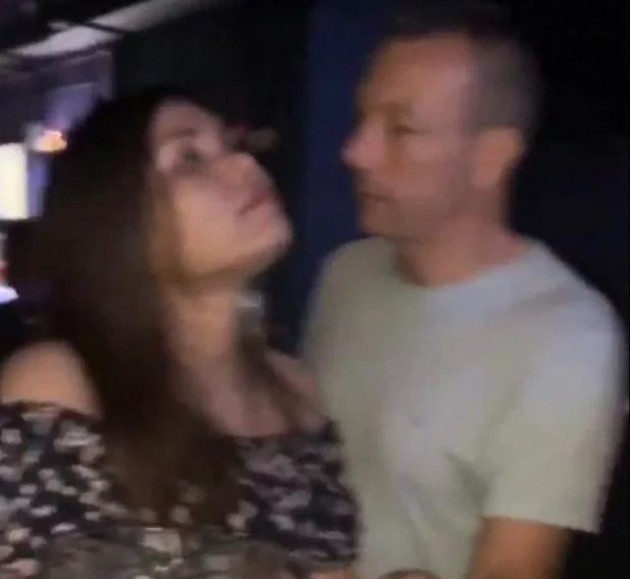 Sốc: 4 trọng tài ở Ngoại hạng Anh 'ăn vụng' ở Indonesia. - Bóng Đá