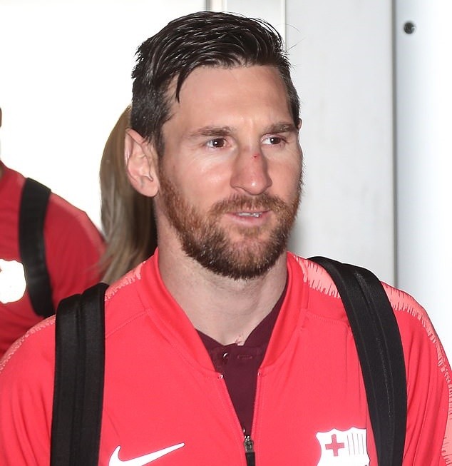 Oxlade Chamberlain khoe bồ xinh - Bóng Đá