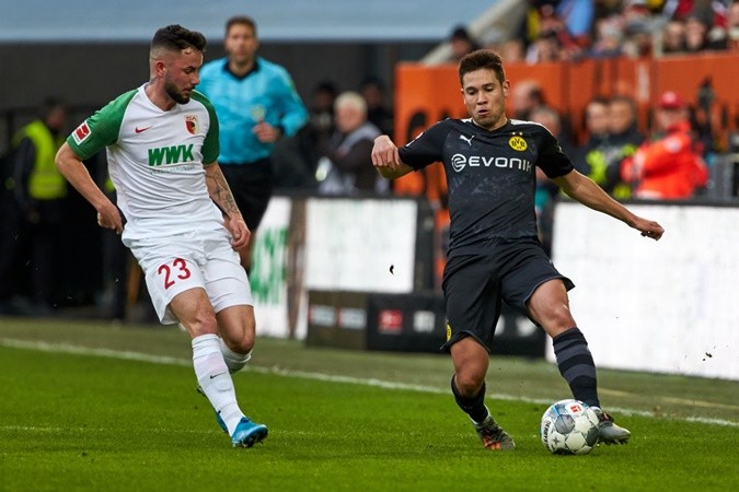 Liverpool targeted Raphael Guerreiro last summer - Bóng Đá