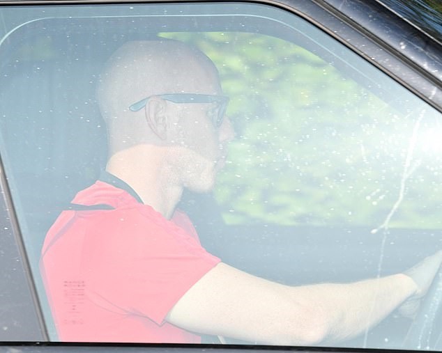 Riyad MahrezRiyad Mahrez by the Algerian medical team stopped Manchester City teammate Leroy Sane from joining Bayern Munich - Bóng Đá