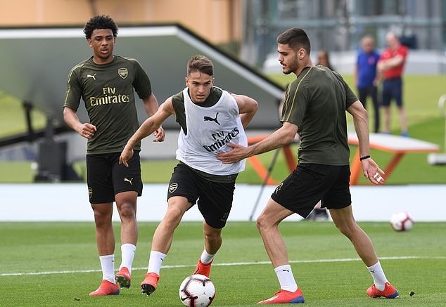 Arsenal tập - Bóng Đá