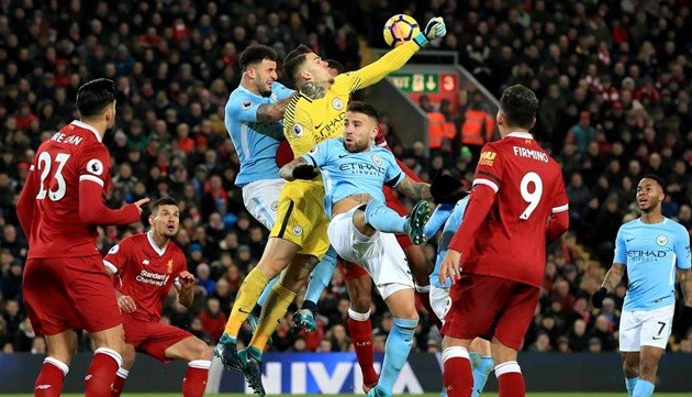 Góc ảnh: Những cuộc đua vô địch căng thẳng bậc nhất Ngoại hạng Anh - Bóng Đá