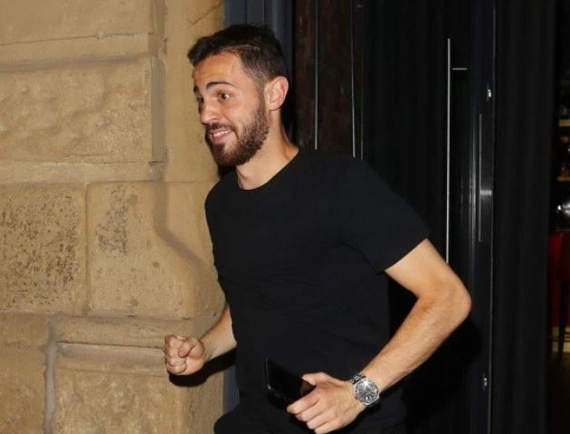 Man City stars Kompany, Silva, De Bruyne and Co celebrate historic Treble and say farewell to legendary skipper - Bóng Đá