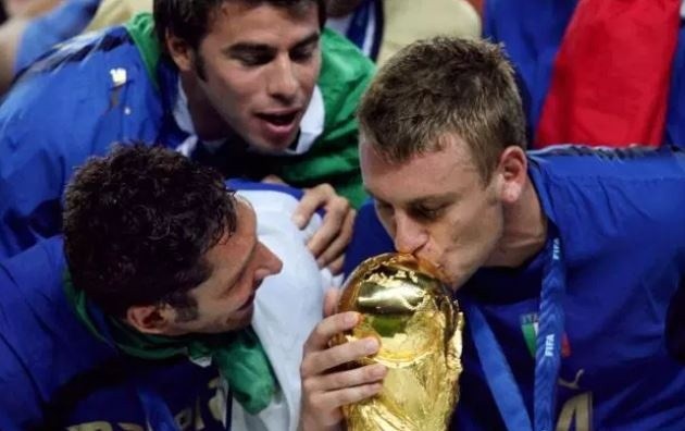 18 năm của Daniele De Rossi tại AS Roma: Trọn vẹn một tình yêu - Bóng Đá