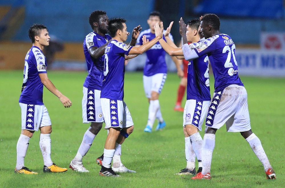 Các CLB V-League thưởng Tết Nguyên Đán: Đơn giản và tượng trưng - Bóng Đá