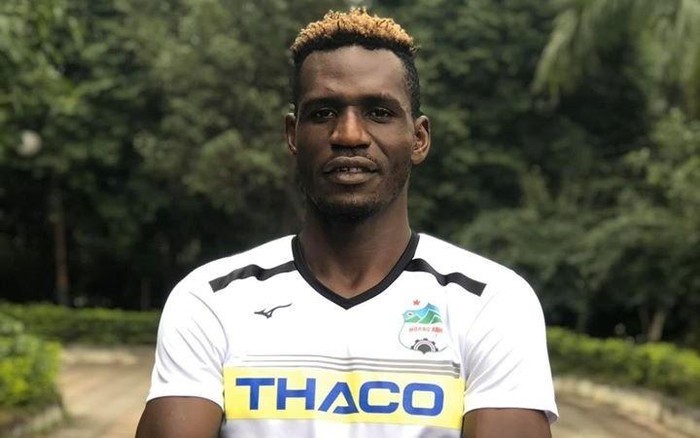 Tân binh HAGL nhận lời ca ngợi từ HLV Lee Tae-hoon - Bóng Đá