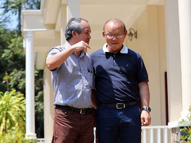 Bầu Đức: HLV Park Hang-seo luôn tặng tôi món quá ý nghĩa mỗi dịp Tết - Bóng Đá