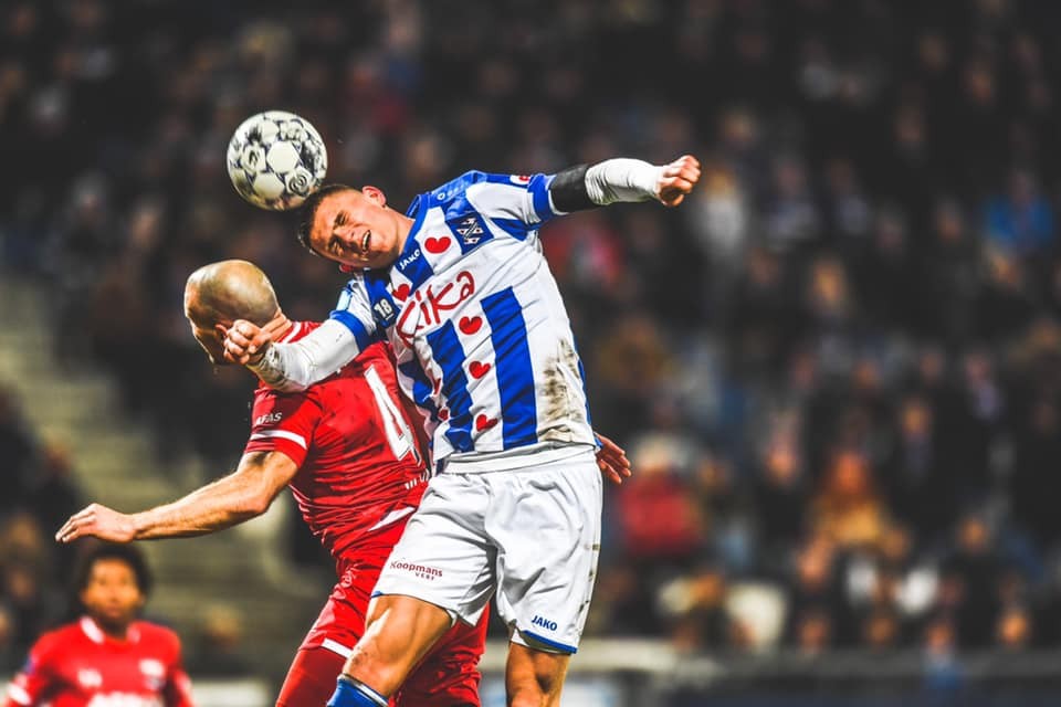 Đoàn Văn Hậu không vào sân, SC Heerenveen ngã ngựa trên sân nhà - Bóng Đá