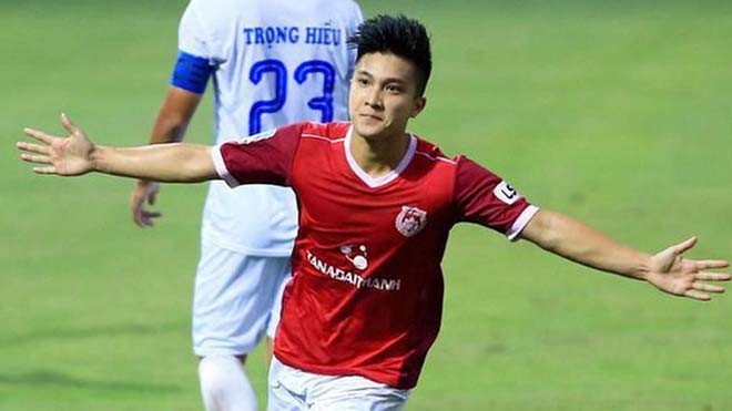 , lần đầu dự đấu trường V-League - Bóng Đá