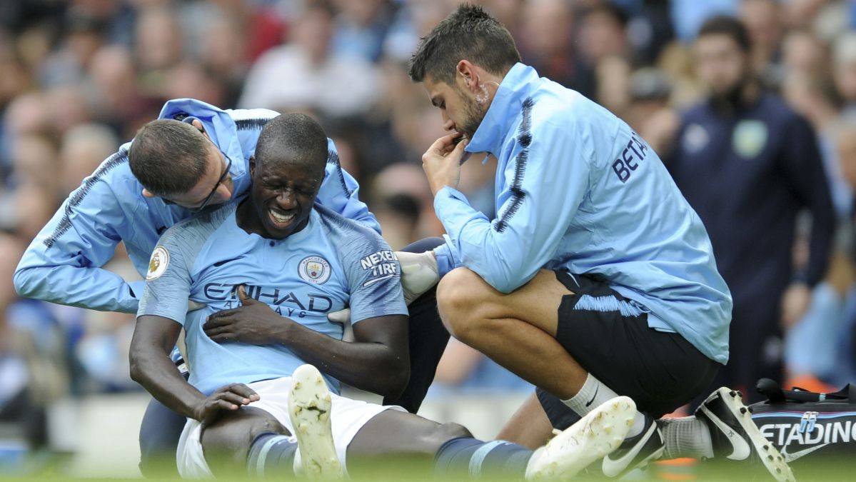 Quá mong Mendy trở lại, Man City đưa anh sang hẳn Dubai - Bóng Đá