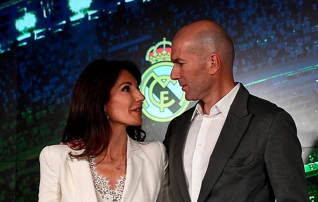 Chamberlain ghi bàn, Firmino lao vào tính 'đá bay' cả đồng đội - Bóng Đá