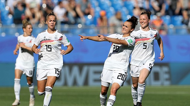 ảnh: nữ Đức thắng nữ Nam phi - Bóng Đá