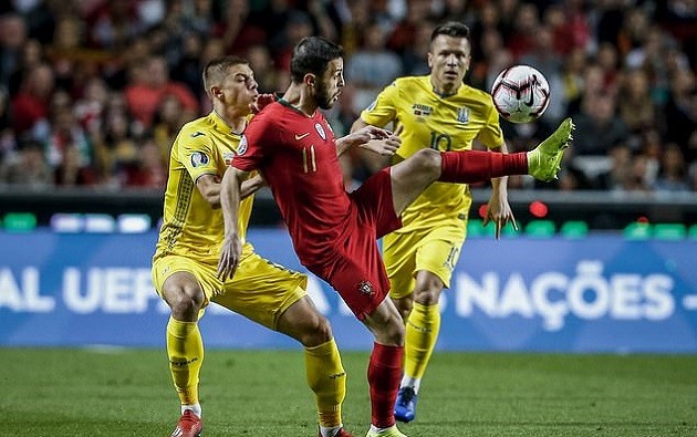 Silva đáng bị thẻ đỏ? - Bóng Đá