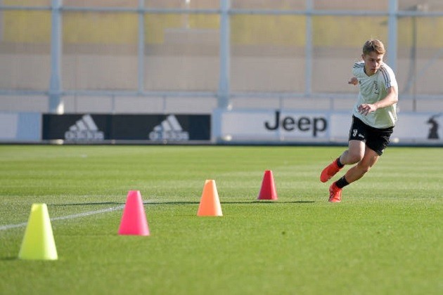 Ronaldo dính chấn thương, Allegri lo âu tìm 