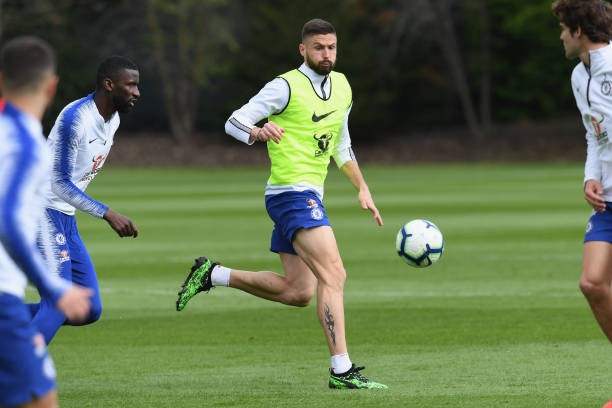 Không phải Coutinho, cô bé mascot này mới là tâm điểm của trận khai mạc Copa - Bóng Đá