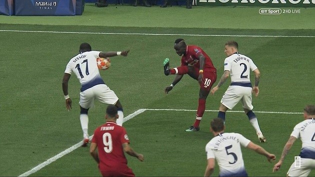 Nhìn Liverpool lên đỉnh châu Âu, NHM Man Utd có chạnh lòng? - Bóng Đá