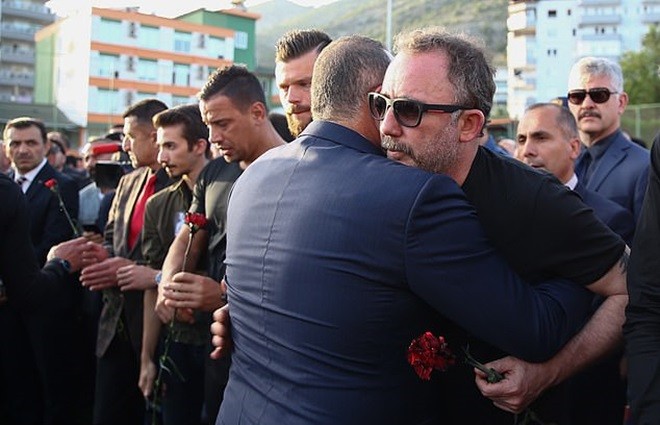 Tang lễ Josef Sural (Daily Mail) - Bóng Đá