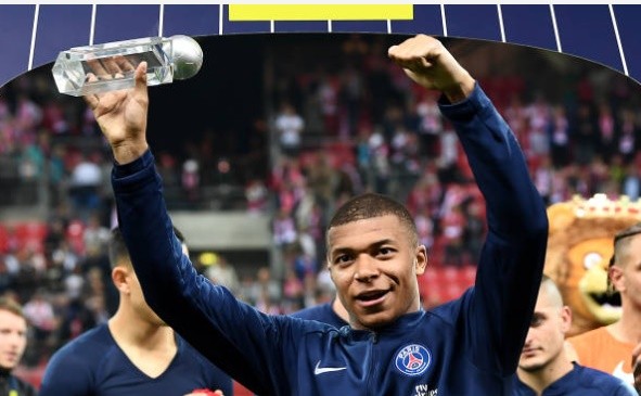 Sao Bayern lập siêu phẩm  