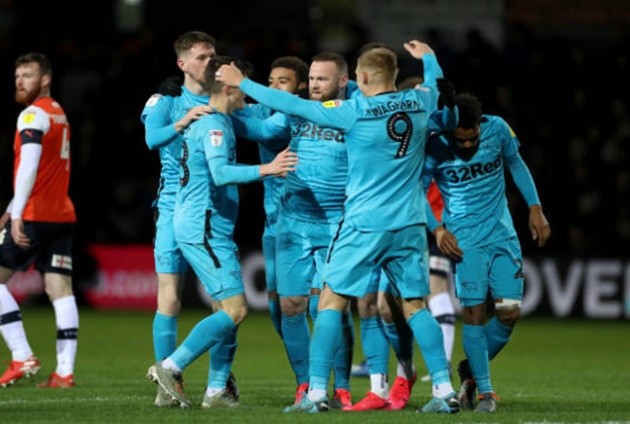 Wayne Rooney scored his first Derby goal... but the Rams were beaten by bottom side Luton  - Bóng Đá