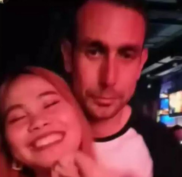 Sốc: 4 trọng tài ở Ngoại hạng Anh 'ăn vụng' ở Indonesia. - Bóng Đá